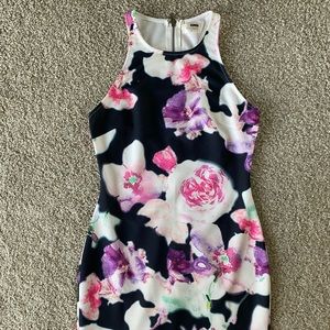 Flowered bodycon cocktail dress